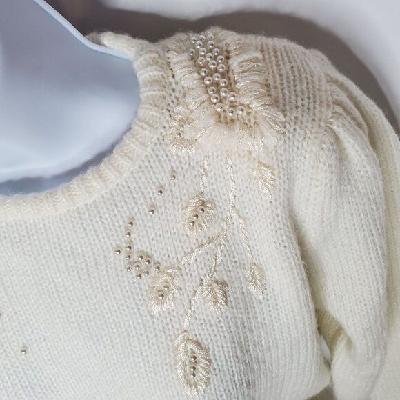 Vintage Embroidered Sweater Faux Pearl Beading Cottagecore Winter Off White Sz M - Picture 4 of 5